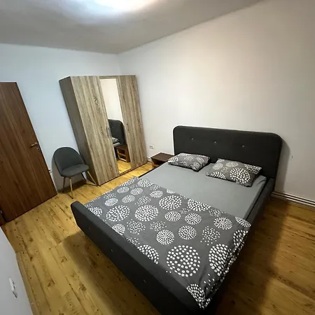 Apartamento 2 *